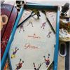Image 2 : VINTAGE METAL HOCKEY GAME AND SMALL SLED