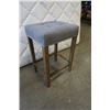 Image 2 : GREY STUDDED STOOL
