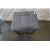 Image 3 : GREY STUDDED STOOL