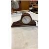 Image 2 : 2 BRASS BIRDS AND MANTLE CLOCK