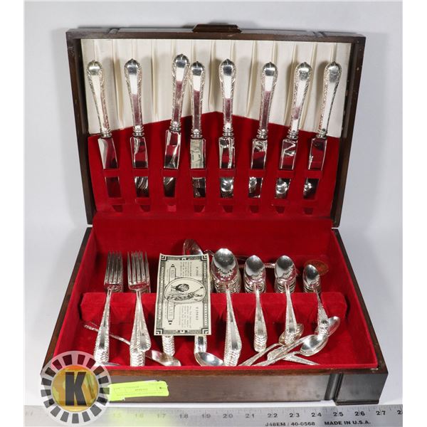 KING'S PLATE SILVERWARE SET