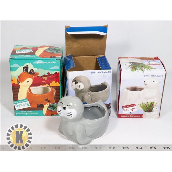 LOT OF THREE NEW ANIMAL THEME DESKTOP PLANTERS