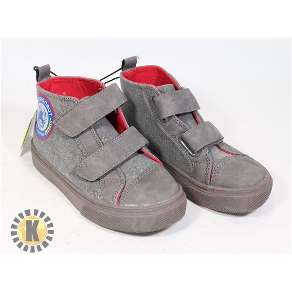 BOYS GREY ASTRONAUGHT ACADEMY SHOE SIZE 8