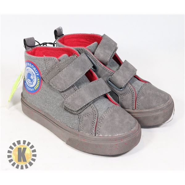 BOYS GREY ASTRONAUGHT ACADEMY SHOE SIZE 8