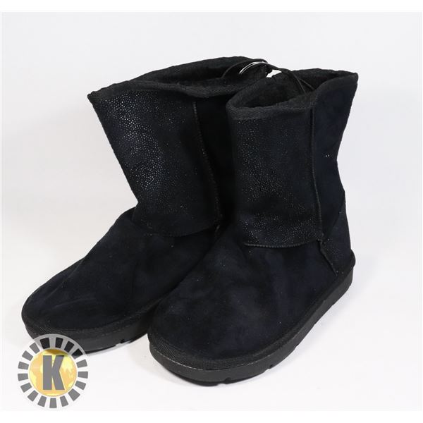 WOMEN NAVY UGG STYLE BOOT SIZE 5