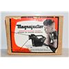 Image 1 : VINTAGE MAGNAJECTOR W/ SCREEN IN ORIGINAL BOX