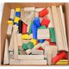 Image 1 : WOODEN BUILDING BLOCKS