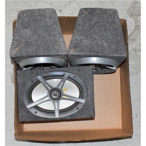 BOX WITH 3 SCOSCH 6"X9"-SPEAKERS IN