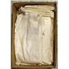 Image 1 : 3 LACE TABLECLOTHS AND 12 CLOTH NAPKINS
