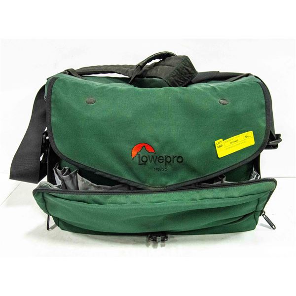 GREEN PADDED CAMERA BAG