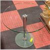 Image 1 : GLASS TABLE 22" DIAMETER 19" TALL
