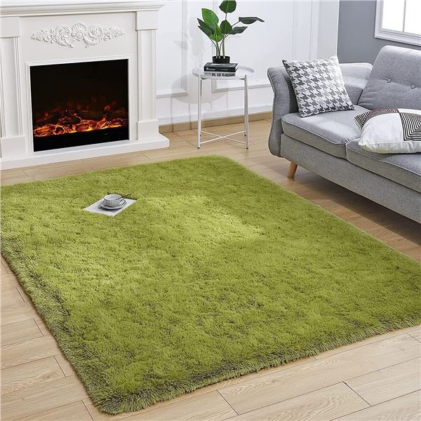 NEW GREEN SHAG AREA RUG, APPROX. 60 X 82 