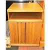 Image 1 : SOLID OAK STAND APPROX 23-1/8" X 26.5" X 30"