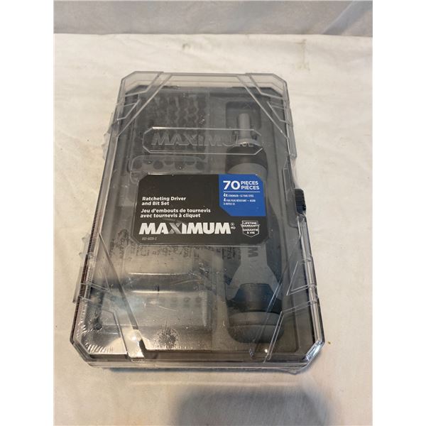 New ratcheting Driver and Bit set