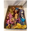 Image 1 : Assorted dolls
