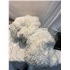 Image 1 : White fuzzy blanket (2)