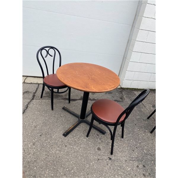 Bistro table 2 chairs