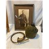 Image 1 : Canteen, horn and picture