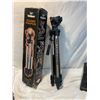 Image 1 : Velbon tripod