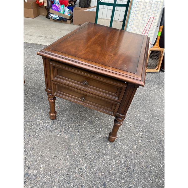 Deilcraft end table