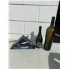 Image 1 : Bottle and holder