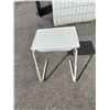 Image 1 : Folding table