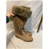 Image 1 : Boots size 10