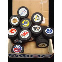 Complete & Authentic Collection 21 NHL Hockey Pucks: