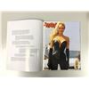 Image 2 : Autograph  Autograph Signed Pamela Anderson Picture Book