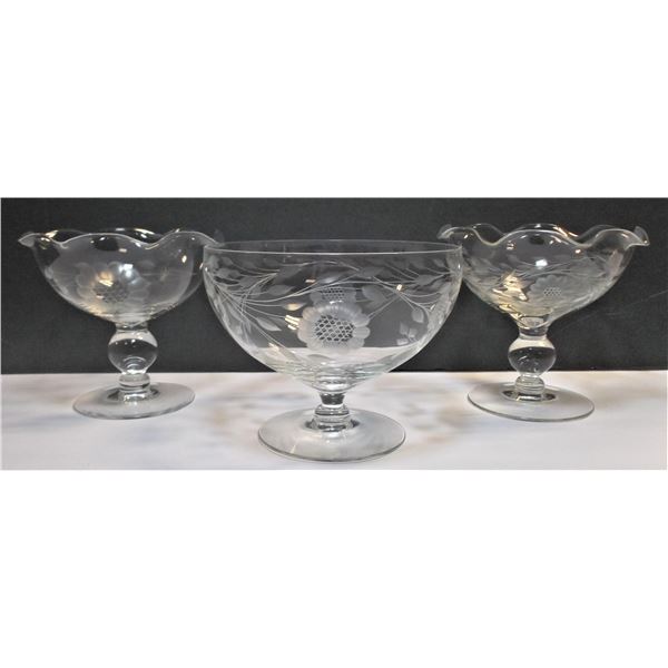 Three Pedestal Bowls Cornflower