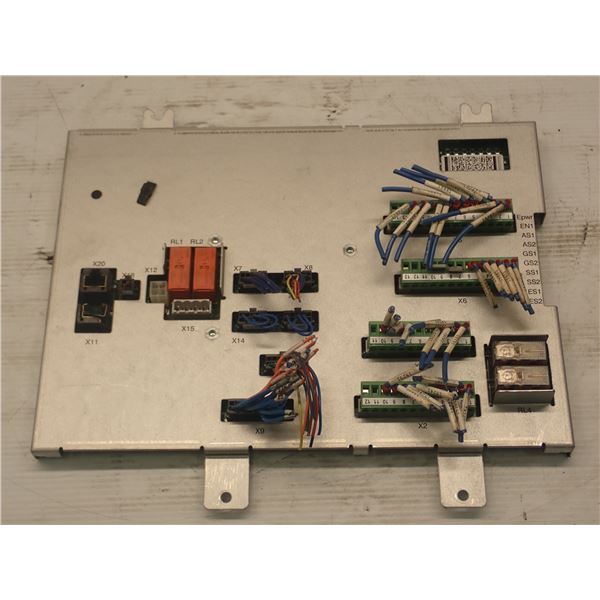 ABB # DSQC643 3HAC024488-001 / 00 09622 # 2679137 1000-502-03 Panel Board