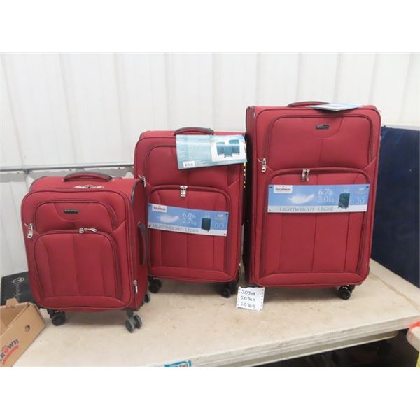 3 Pc Ricardo Luggage Set in New Condition