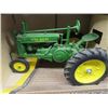 Image 2 : John Deere Model G 1/16 Scale Die Cast Tractor with Box