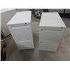 Image 1 : 2 - 2 Drawer Metal Filing Cabinets with 1 Set of Keys 27" x 15" x 28"