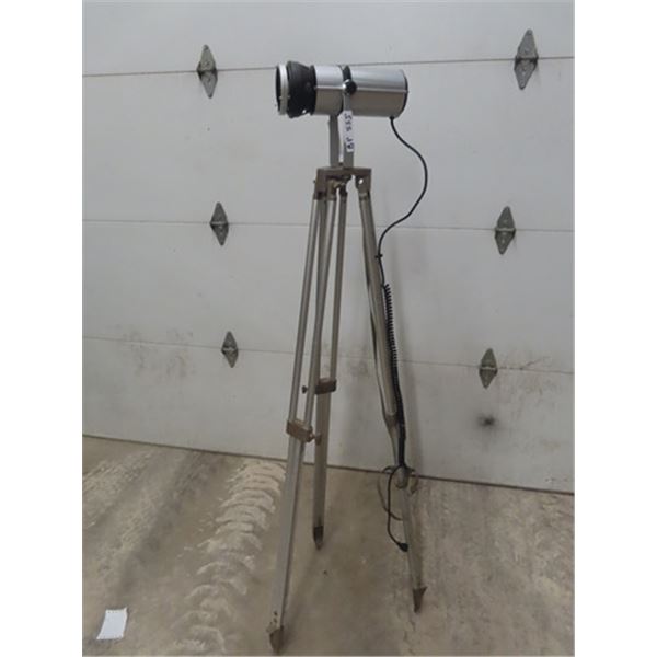 Photo/Production Set Light on Tripod