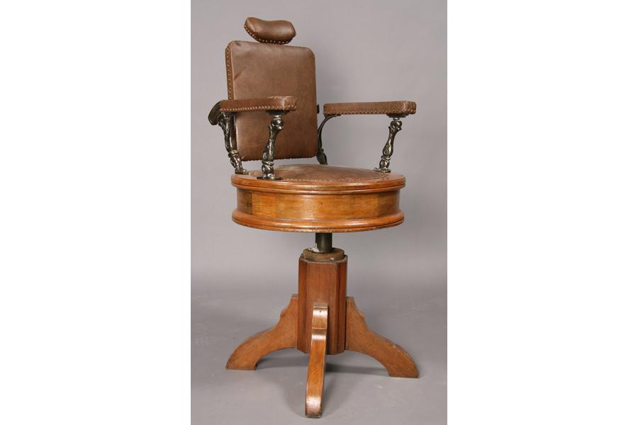 ADJUSTABLE VICTORIAN WOOD BARBER'S CHAIR