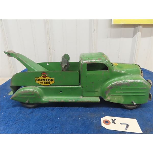 Pressed Metal Lincoln Dunlop Tow Truck  13" x 5" x 4"