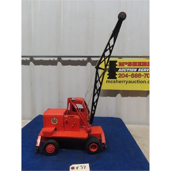 Model Toys Metal Crane 12"x 10" x 8" - Crane goes  up to 24"