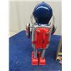 Image 4 : Benthic Tin Wind Up Robot with Box 9"x 4"x 3.5"