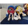 Image 2 : 3 M&M Figurines