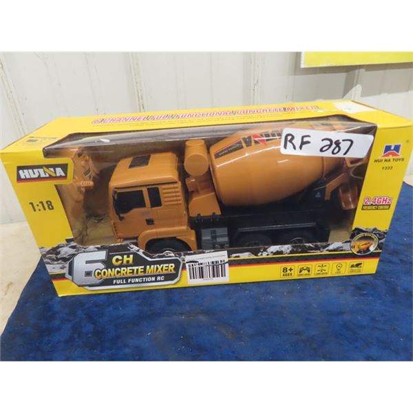 Huina 1/18 Scale RC Cement Mixer Truck - New in  Box