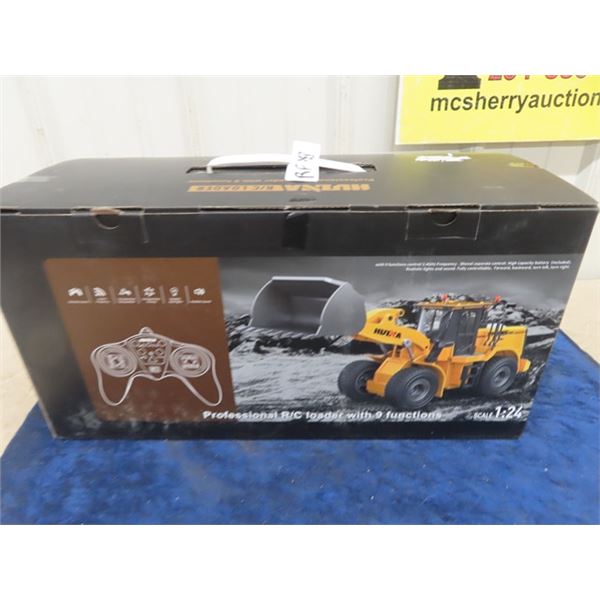 Huina 1/24 Scale RC Loader - New in Box