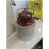 Image 3 : Medalta 10 Gal Crock with Wooden Lid & Pickle Crock