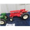 Image 5 : 2 Die Cast Tractors; 1) Oliver 1755 Summerfest 1988, 1) Dyersville Iowa 1981