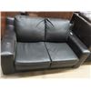 Image 1 : Leather Love Seat