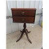 Image 1 : Dunan Phyfe Walnut 2 Drawer Stand