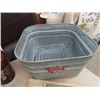 Image 2 : Galvanized Tub, Washboard, Wine Jugs