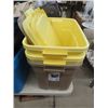 Image 2 : 6 Rubbermaid Tubs with Lids