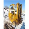 Image 2 : Caterpillar T40 Forklift - 4000lbs Capacity 13'4" will run for a bit then stalls - Needs Fuel Line a