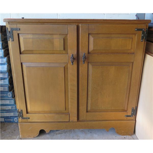 Wooden Cabinet w/ 2 Front Doors, 2 Inside Shelves & Pull-Out Drawer
